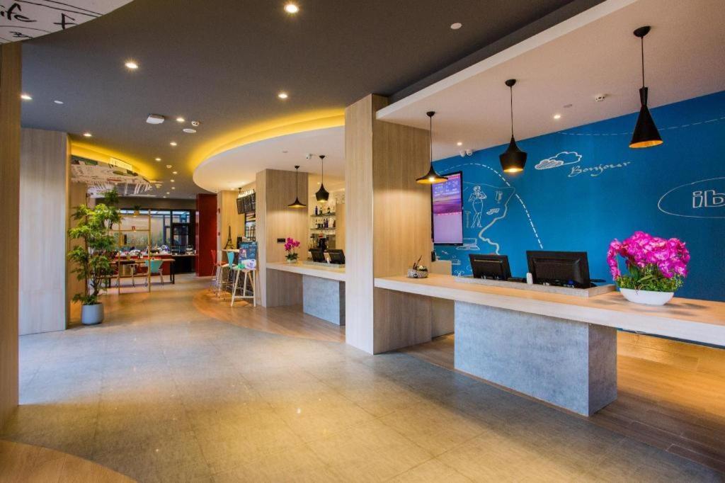 Готель Ibis Kunming Beijing Rd Екстер'єр фото
